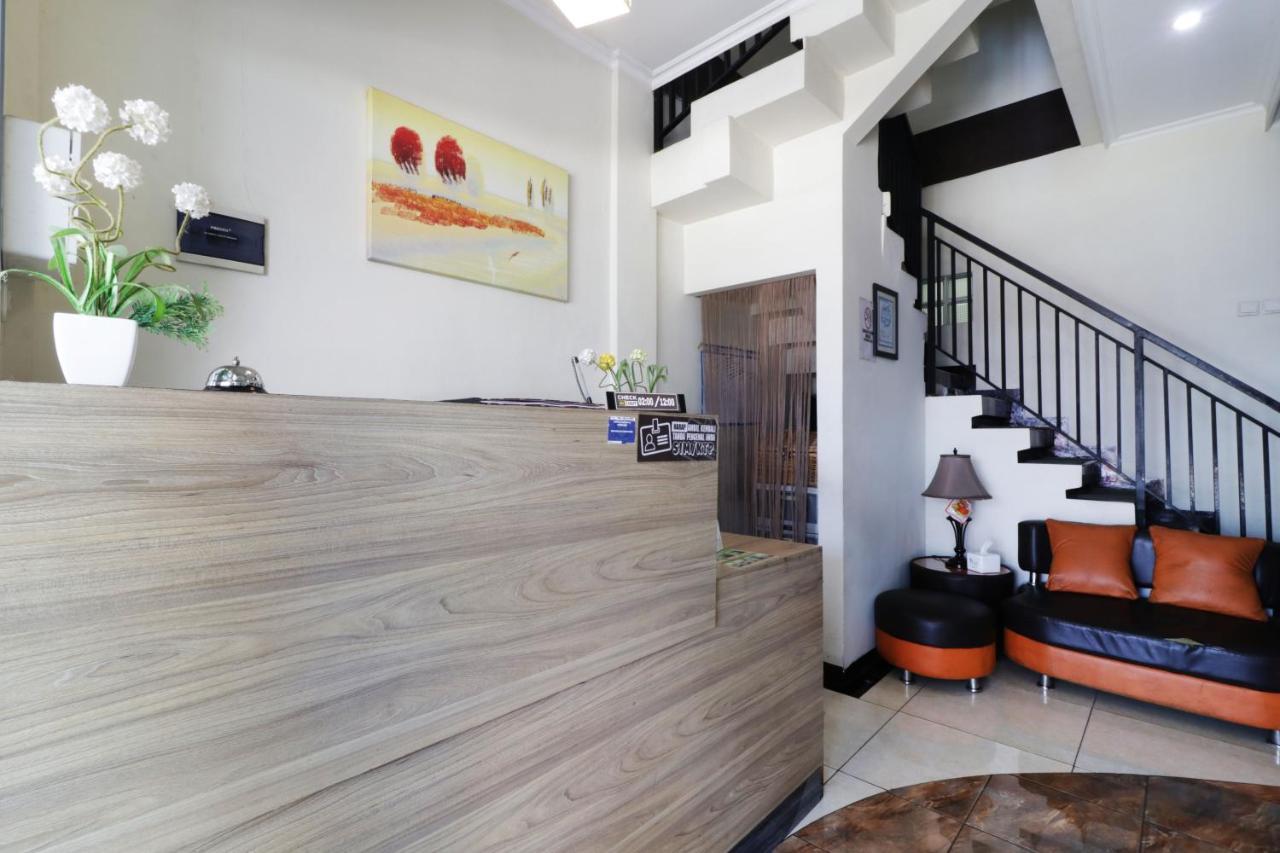 Hotel Bantal Guling Pasar Baru Bandung Exterior foto