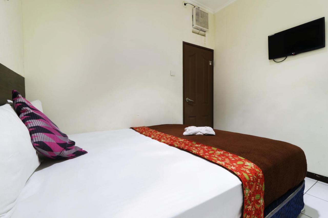 Hotel Bantal Guling Pasar Baru Bandung Exterior foto