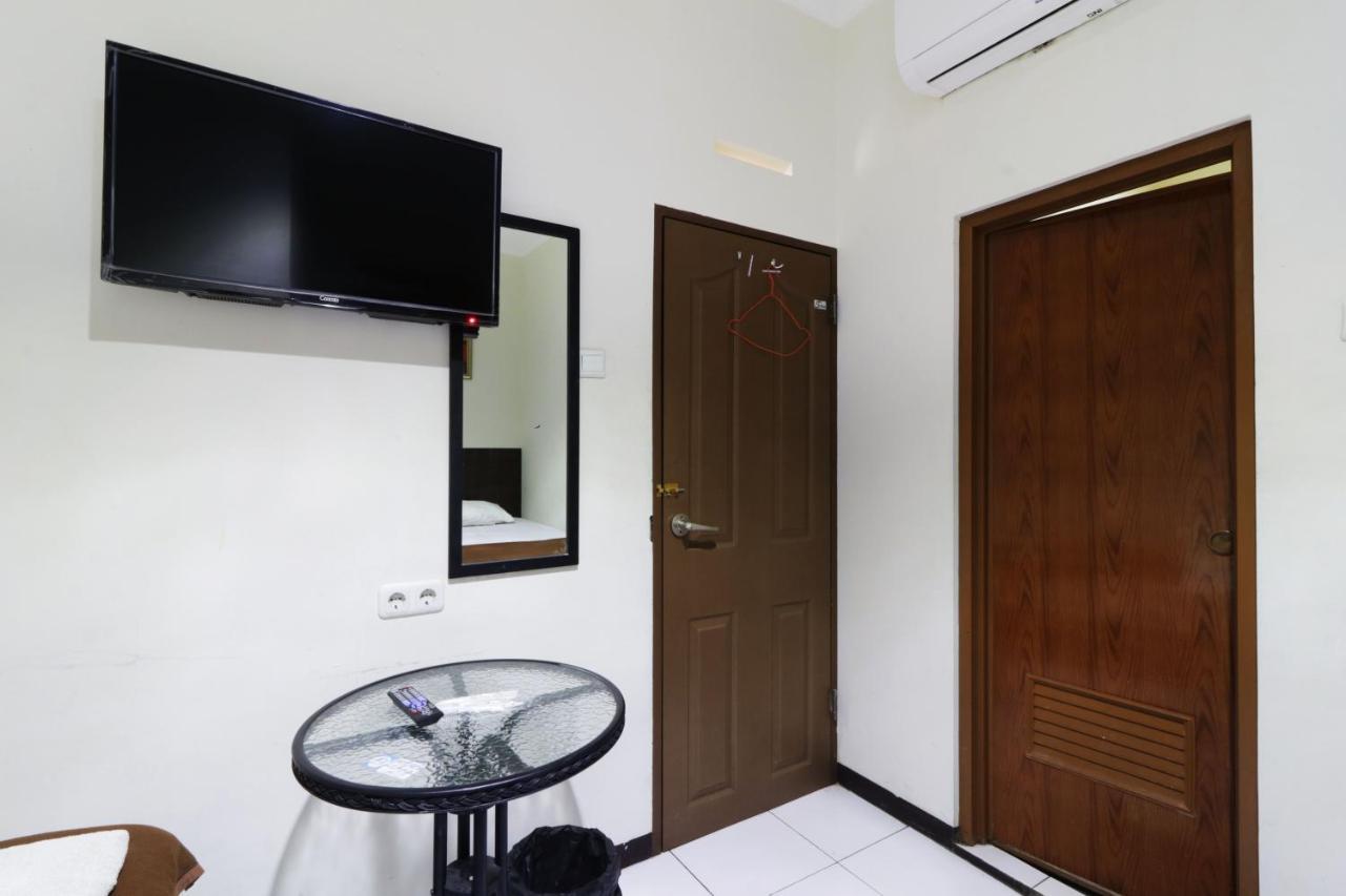 Hotel Bantal Guling Pasar Baru Bandung Exterior foto