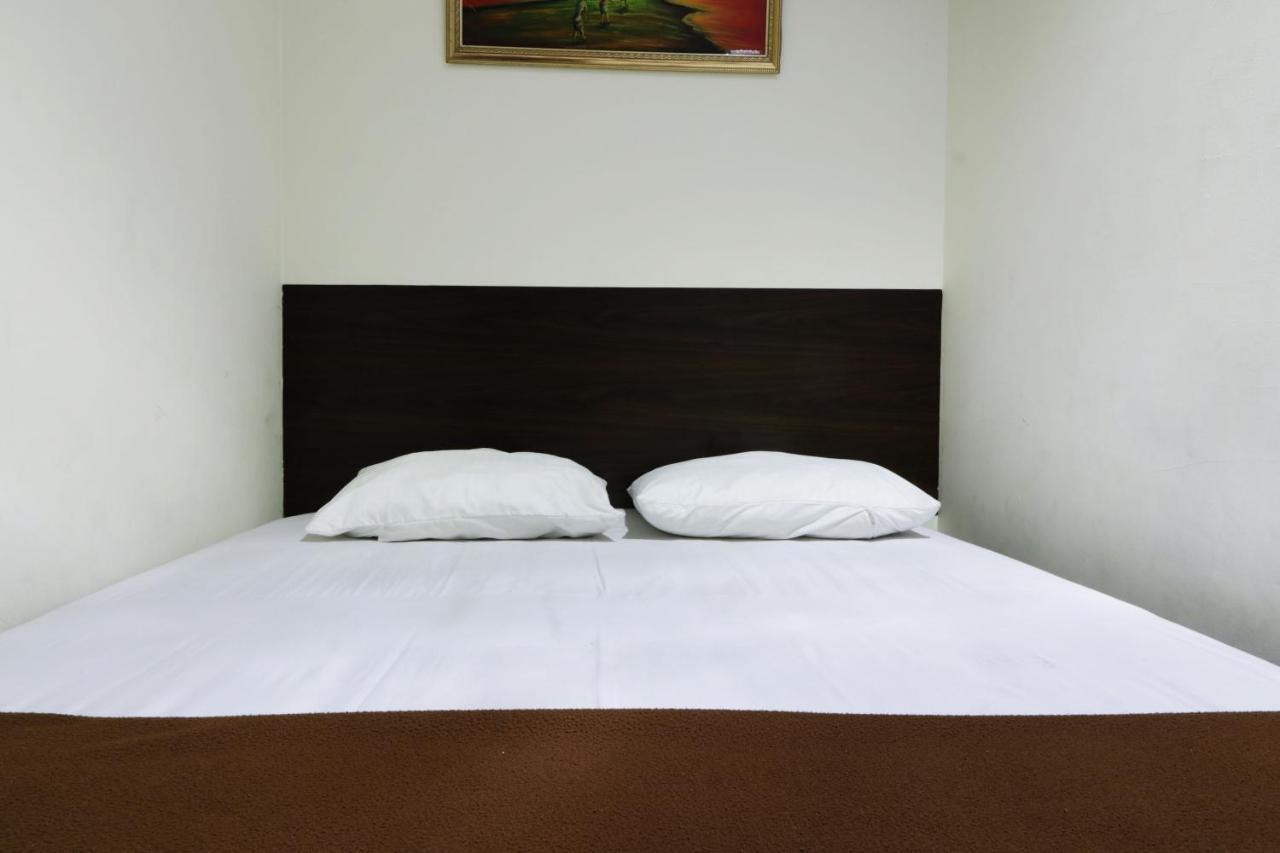 Hotel Bantal Guling Pasar Baru Bandung Exterior foto